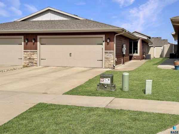 9528 W Broek Dr, Sioux Falls, SD 57016