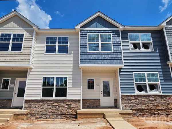 1968 W Davidson Avenue , Gastonia, NC 28052