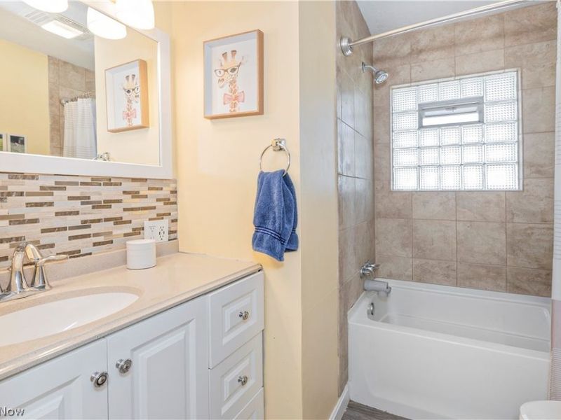 3529 Hunter Drive, North Olmsted, OH 44070 Photo 13