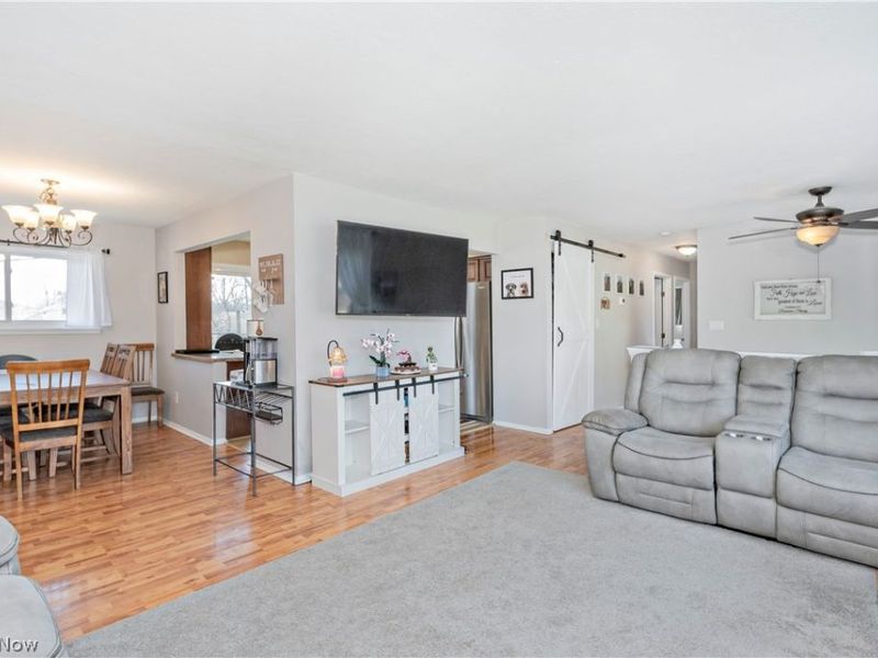 3529 Hunter Drive, North Olmsted, OH 44070 Photo 5