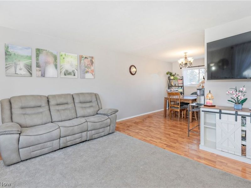 3529 Hunter Drive, North Olmsted, OH 44070 Photo 6