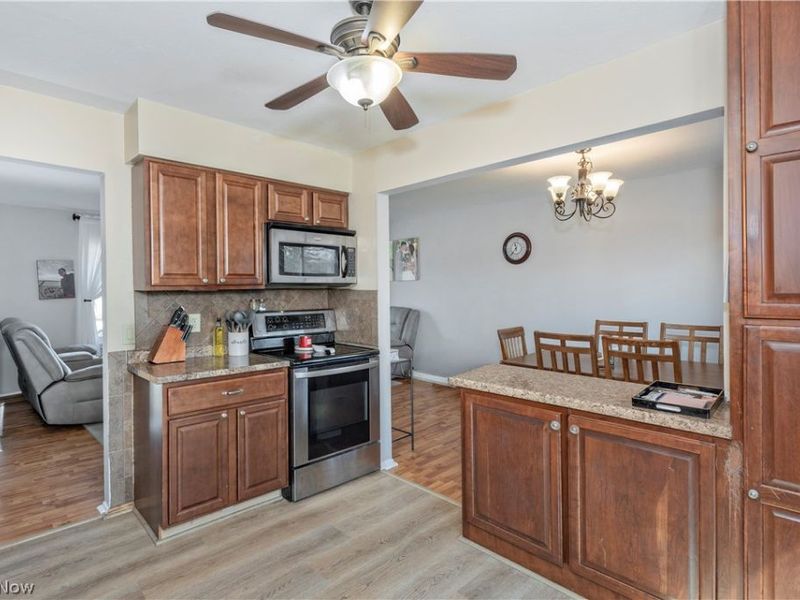 3529 Hunter Drive, North Olmsted, OH 44070 Photo 9