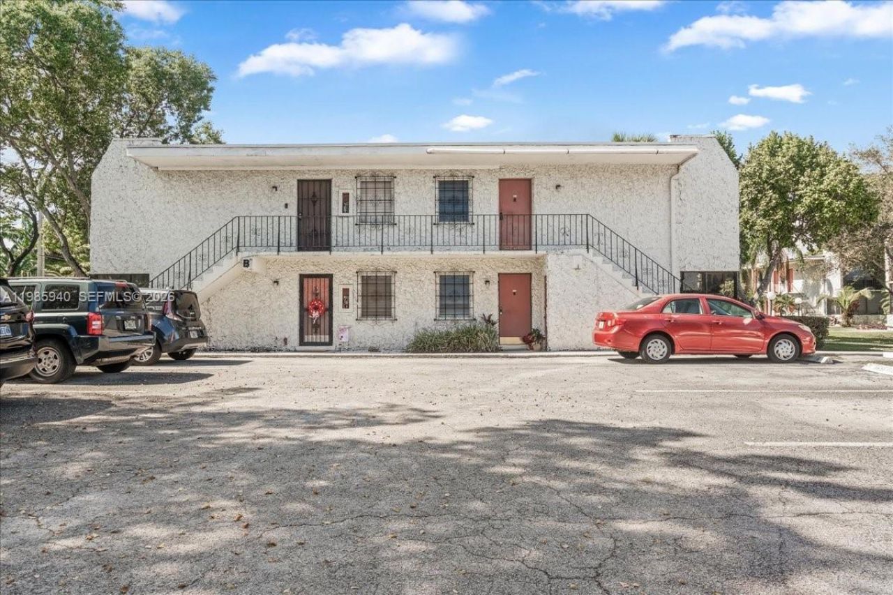 8701 SW 141st St, Unit B2, Palmetto Bay, FL 33176 Photo