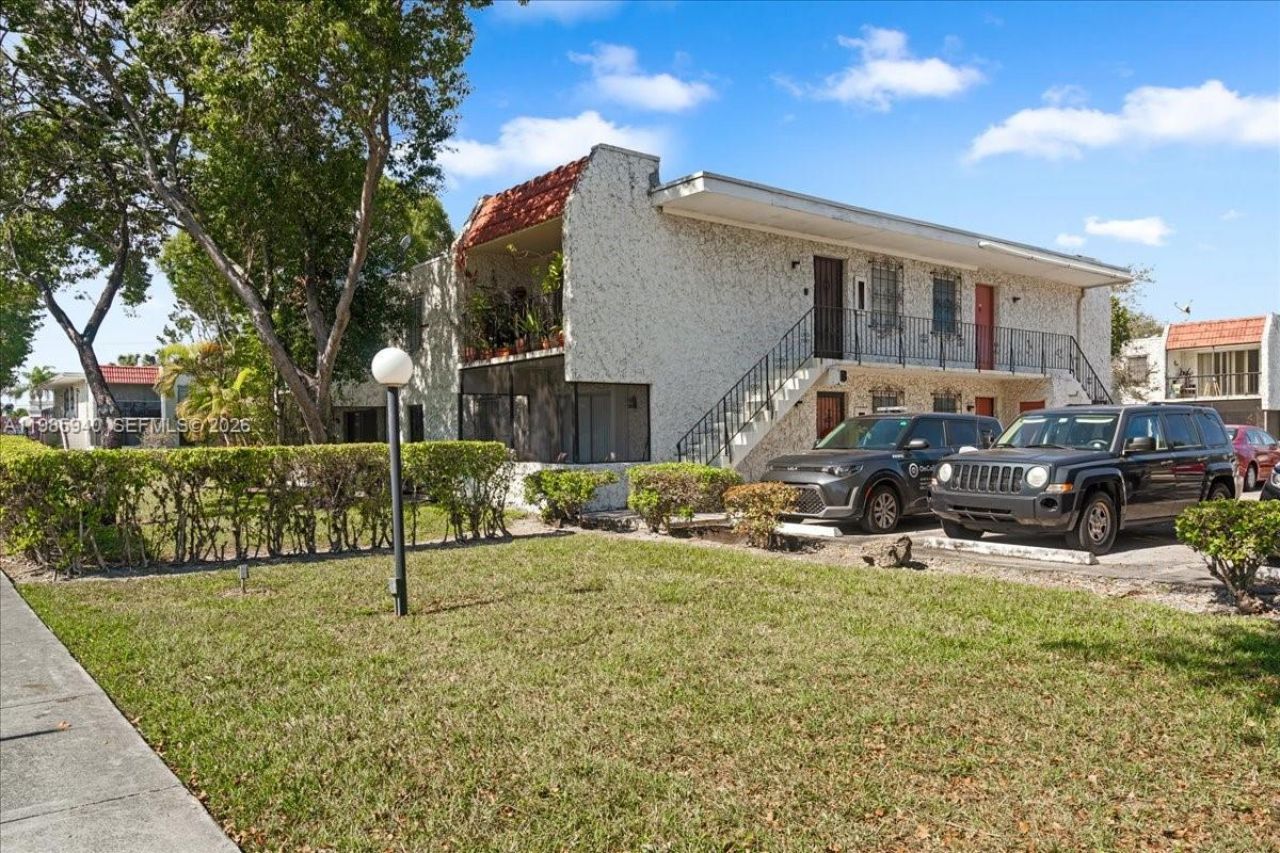 8701 SW 141st St, Unit B2, Palmetto Bay, FL 33176 Photo