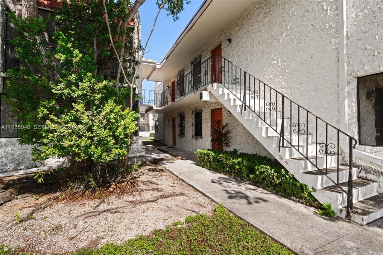 8701 SW 141st St, Unit B2, Palmetto Bay, FL 33176 Photo