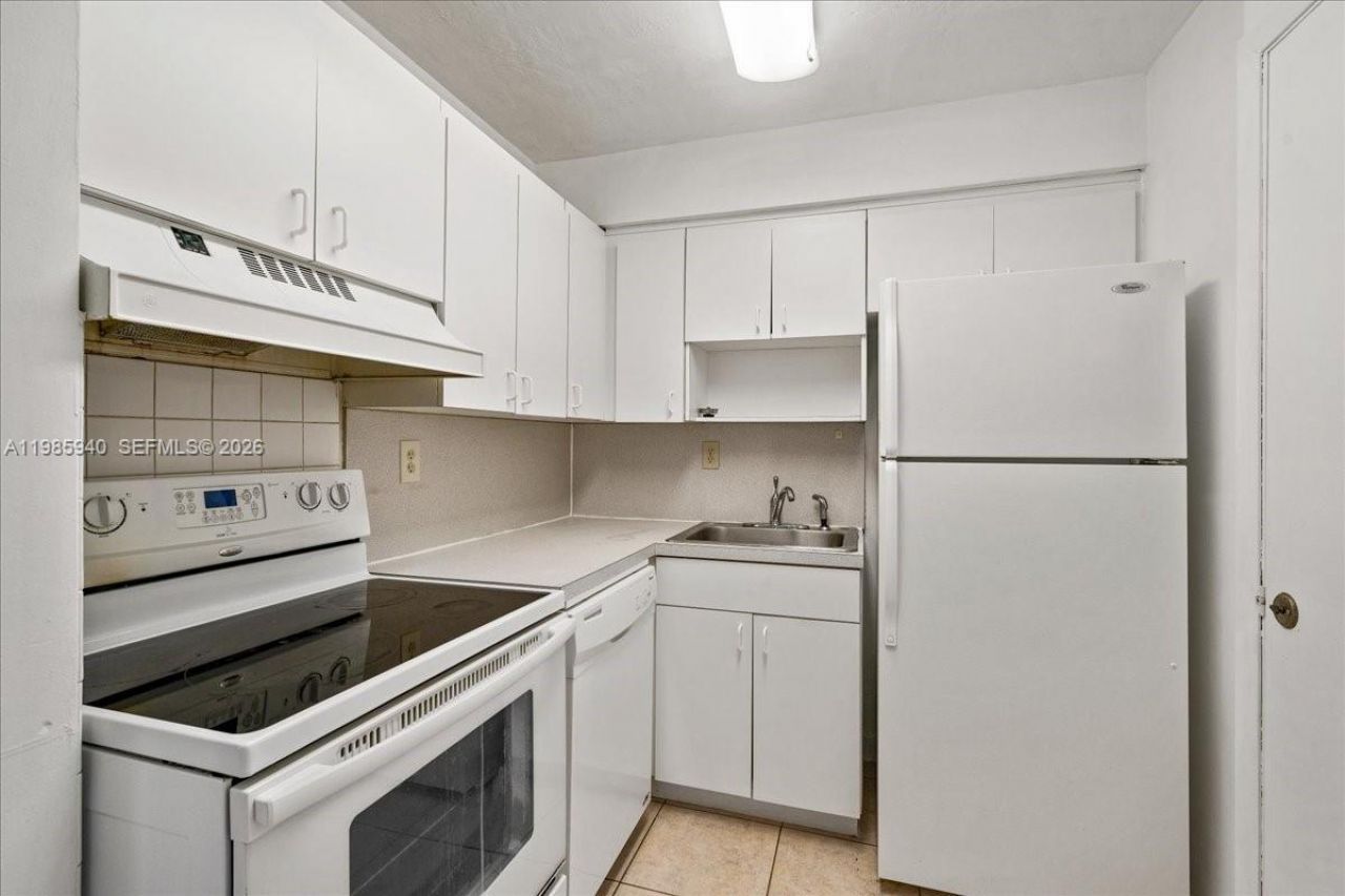8701 SW 141st St, Unit B2, Palmetto Bay, FL 33176 Photo