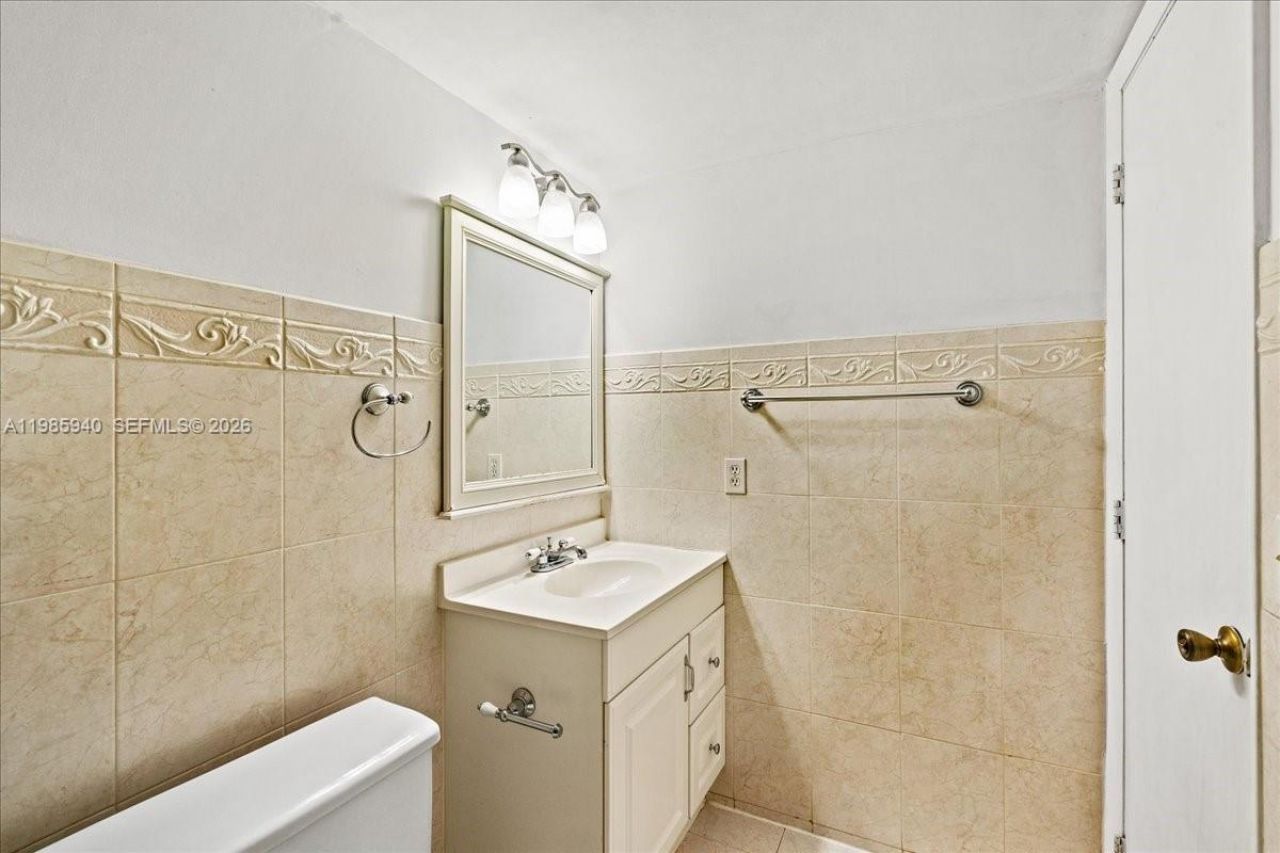 8701 SW 141st St, Unit B2, Palmetto Bay, FL 33176 Photo