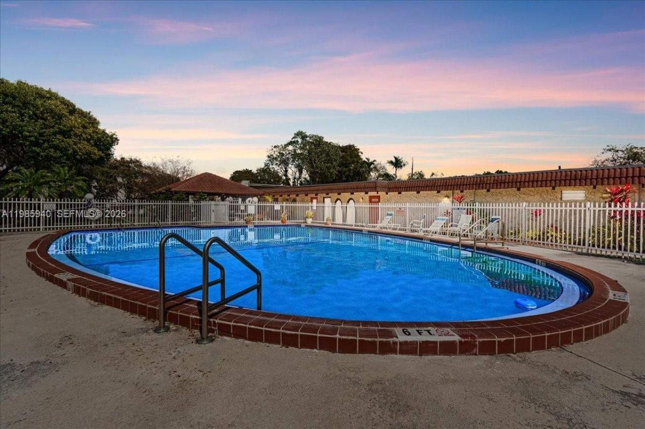 8701 SW 141st St, Unit B2, Palmetto Bay, FL 33176 Photo