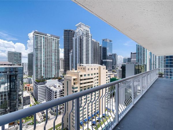 1200 Brickell Bay Dr, Unit 2824, Miami, FL 33131