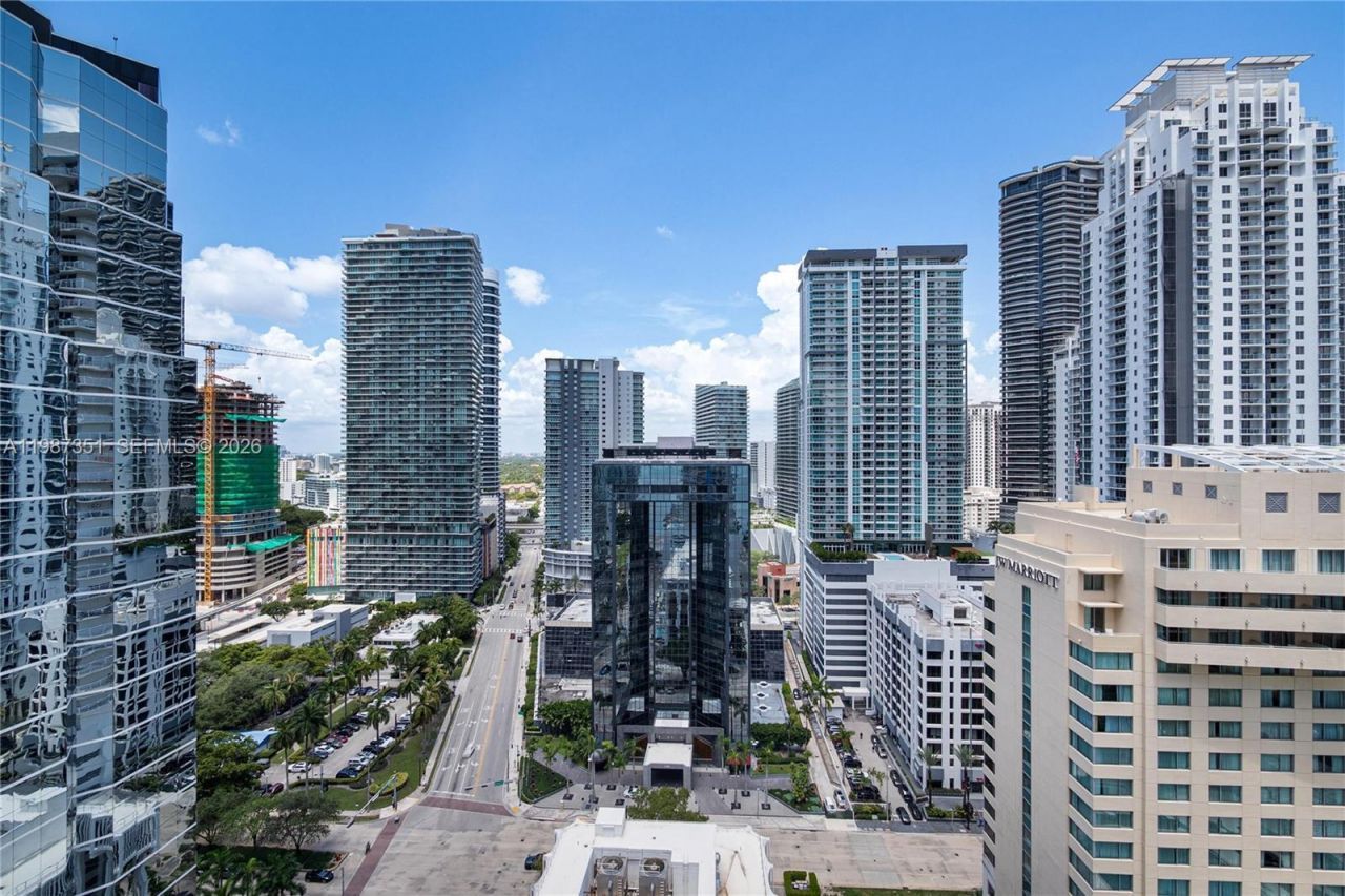 1200 Brickell Bay Dr, Unit 2824, Miami, FL 33131 Photo