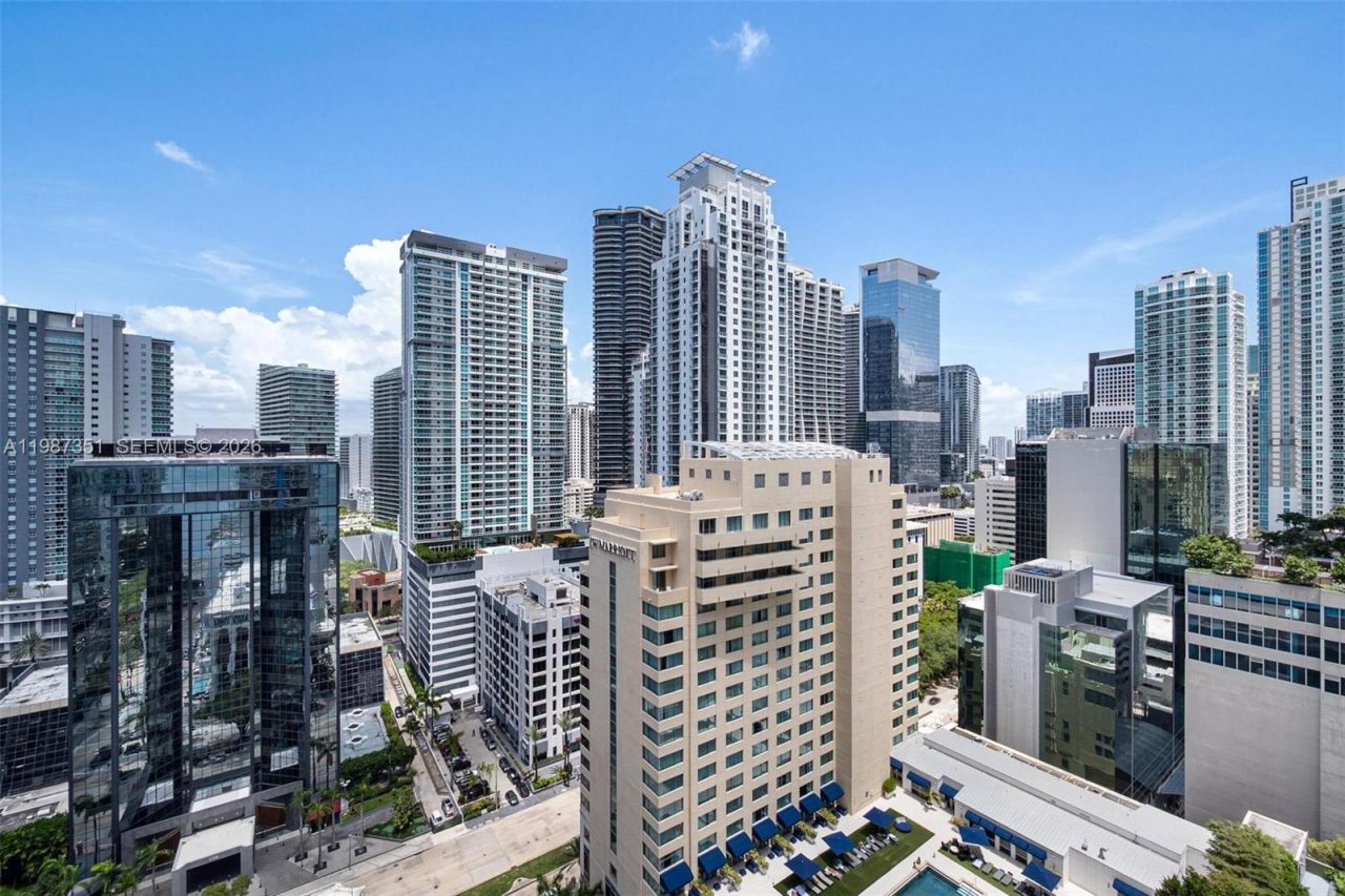 1200 Brickell Bay Dr, Unit 2824, Miami, FL 33131 Photo