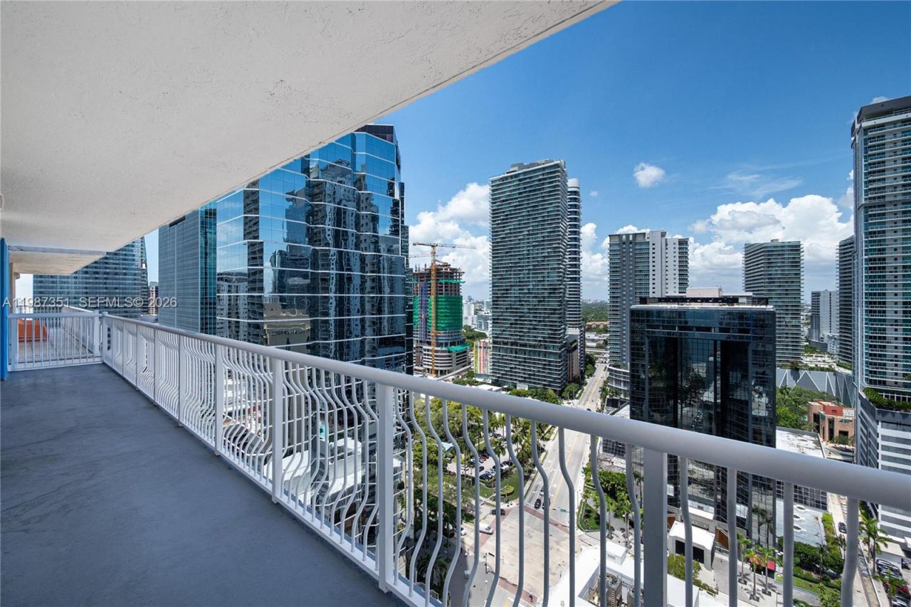 1200 Brickell Bay Dr, Unit 2824, Miami, FL 33131 Photo