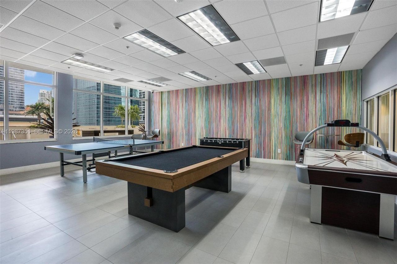 1200 Brickell Bay Dr, Unit 2824, Miami, FL 33131 Photo