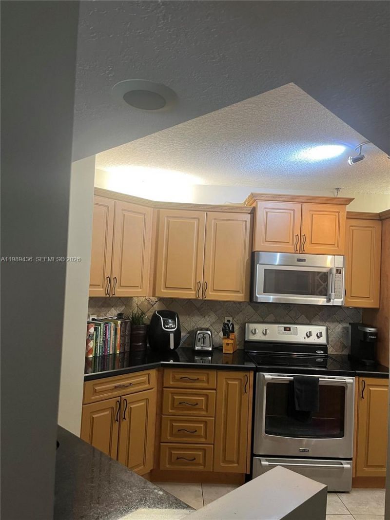 10401 W Broward Blvd, Unit 301, Plantation, FL 33324 Photo
