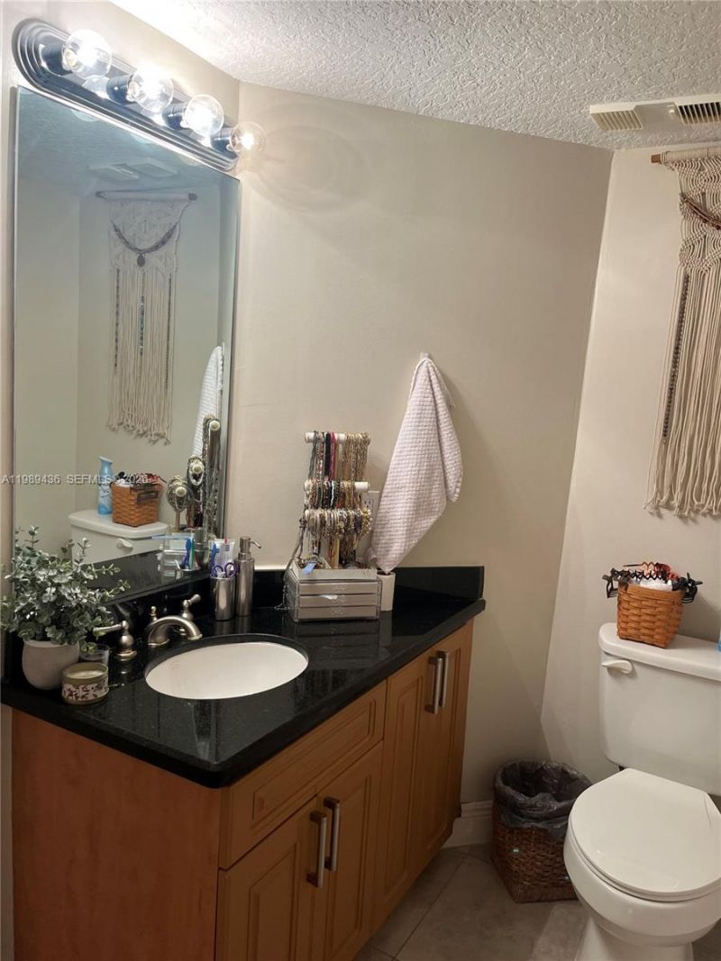 10401 W Broward Blvd, Unit 301, Plantation, FL 33324 Photo