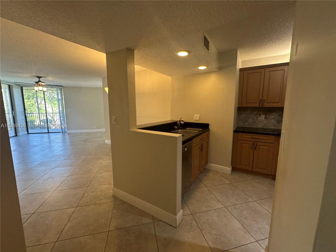 10401 W Broward Blvd, Unit 301, Plantation, FL 33324 Photo