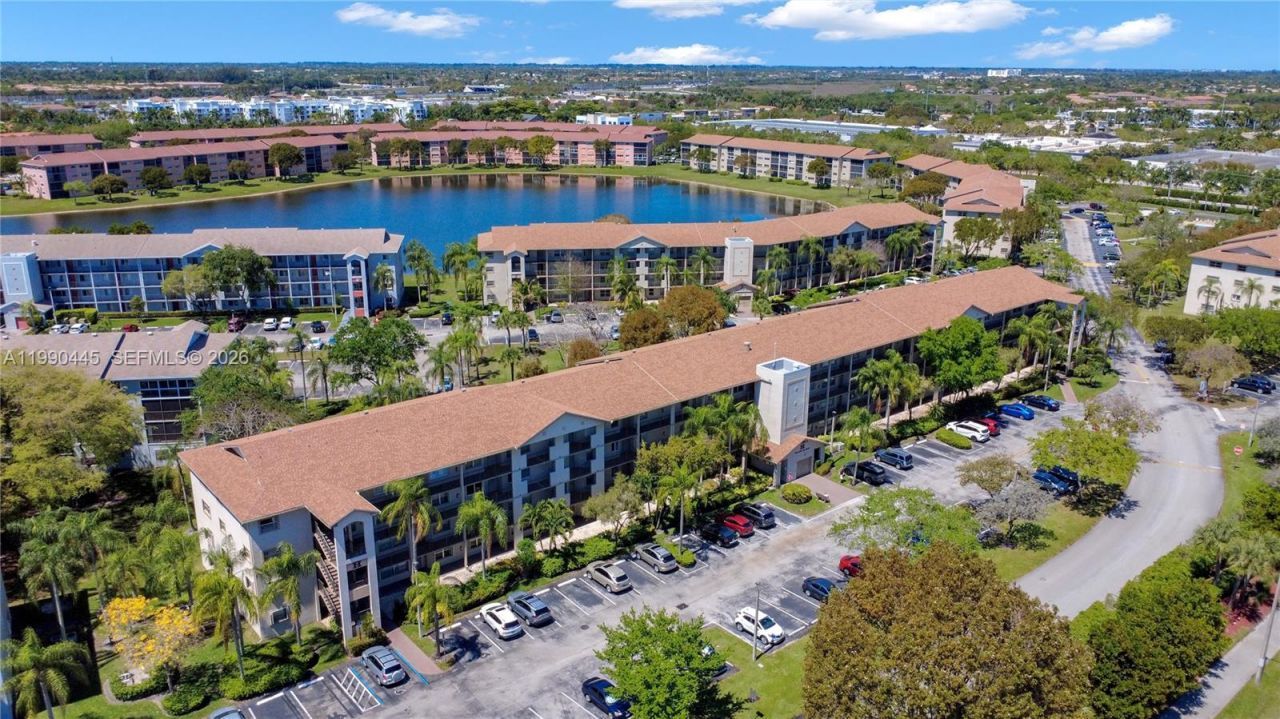 700 SW 137th Ave , Unit 303H, Pembroke Pines, FL 33027 Photo