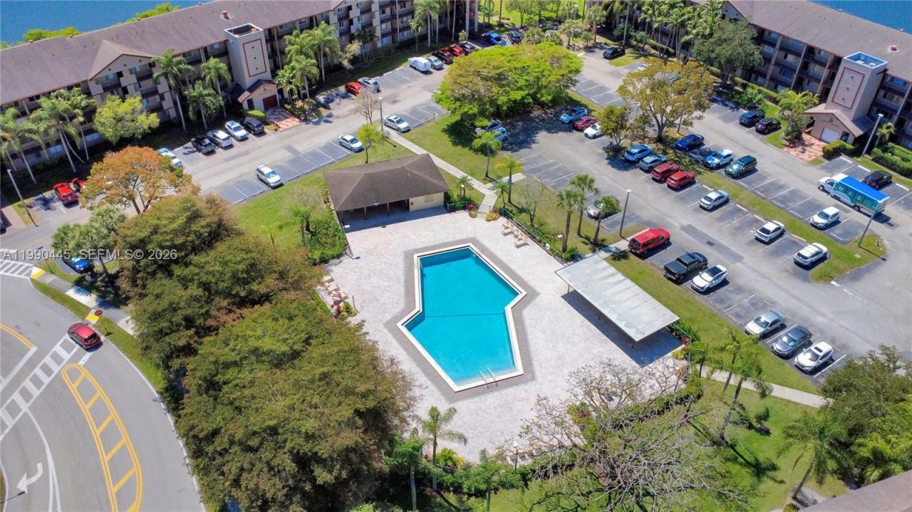 700 SW 137th Ave , Unit 303H, Pembroke Pines, FL 33027 Photo