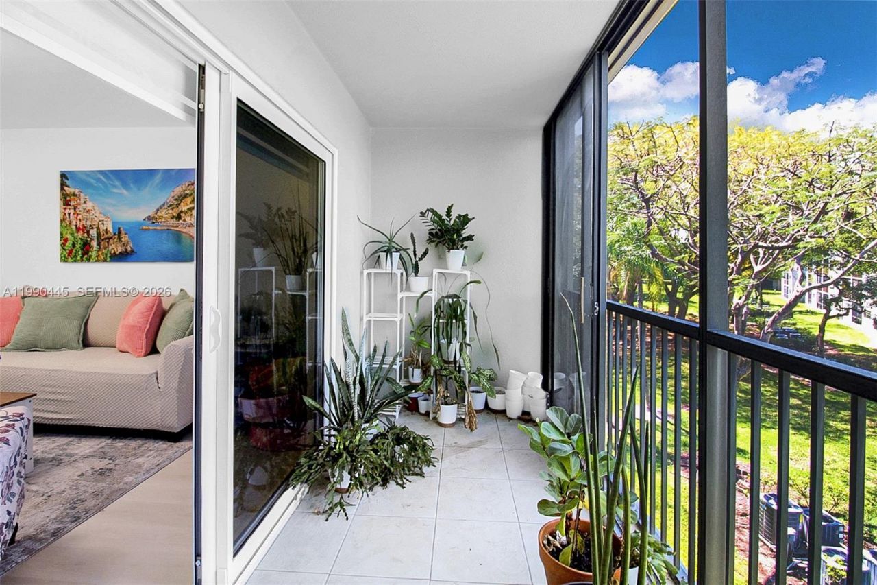 700 SW 137th Ave , Unit 303H, Pembroke Pines, FL 33027 Photo