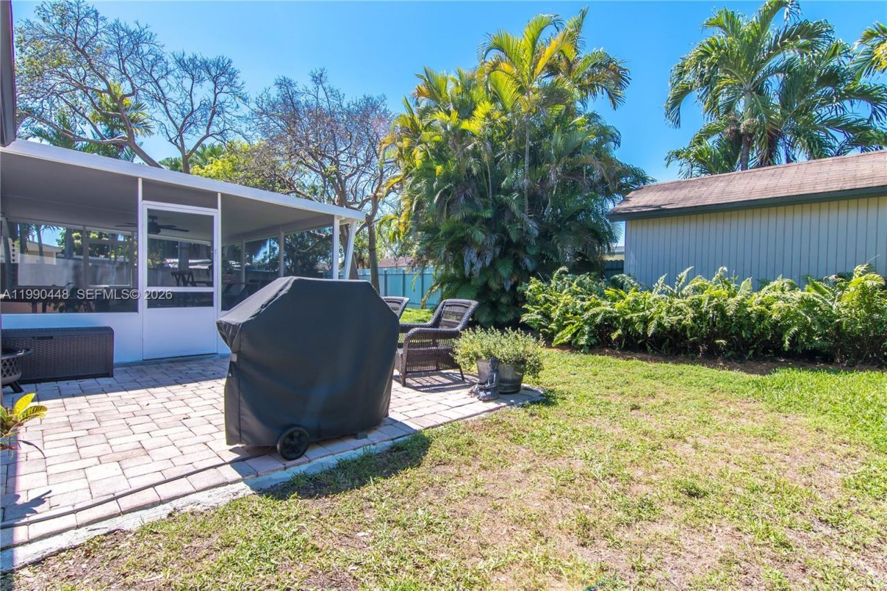 11810 SW 121st Ave , Miami, FL 33186 Photo