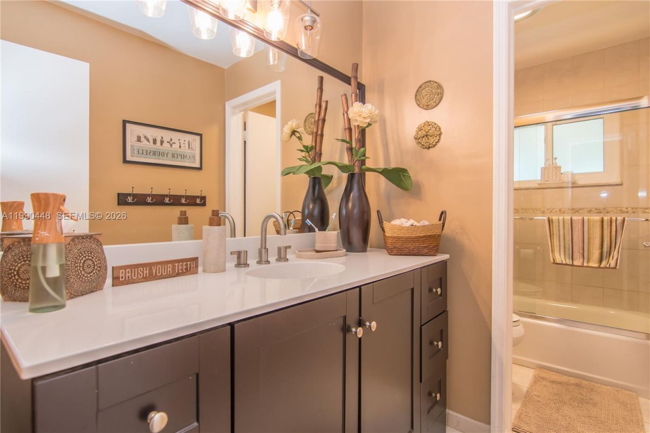 11810 SW 121st Ave , Miami, FL 33186 Photo