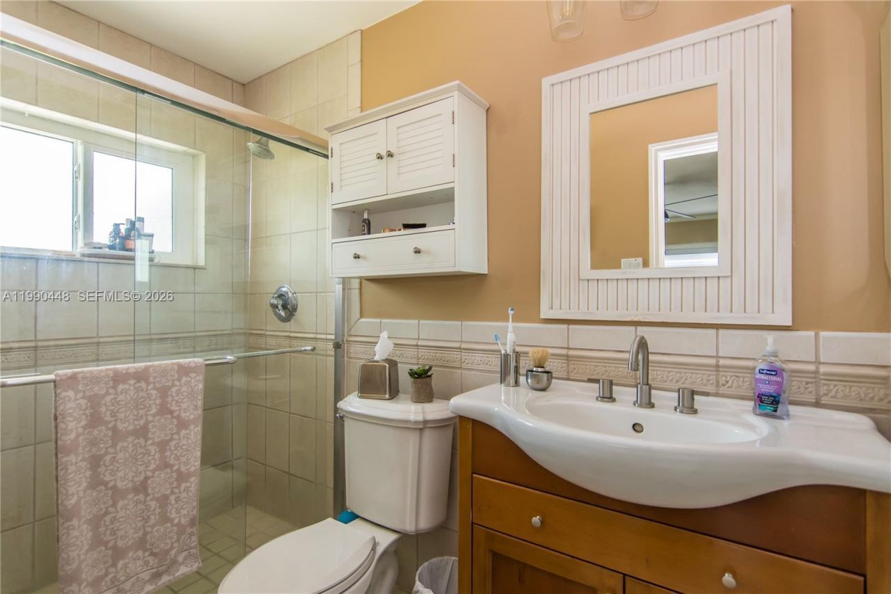 11810 SW 121st Ave , Miami, FL 33186 Photo