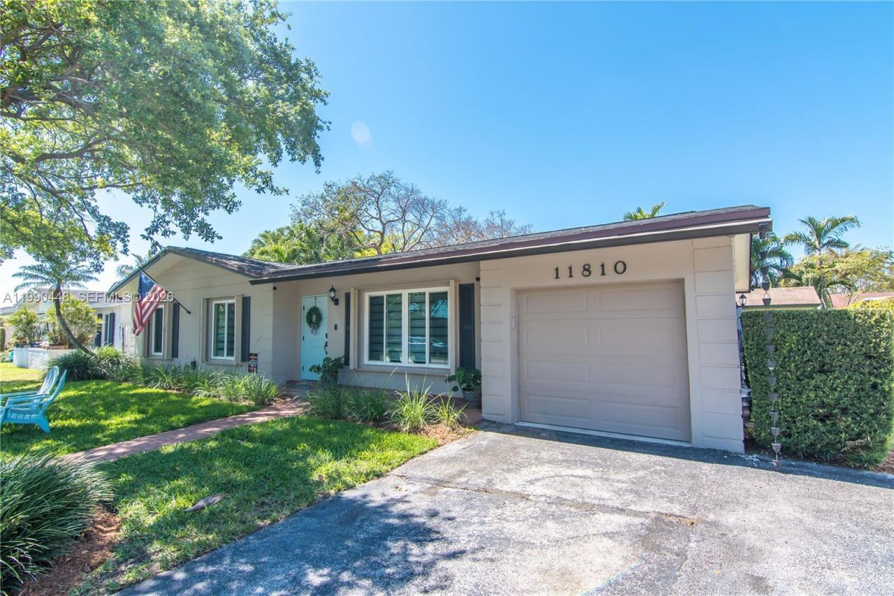 11810 SW 121st Ave , Miami, FL 33186 Photo
