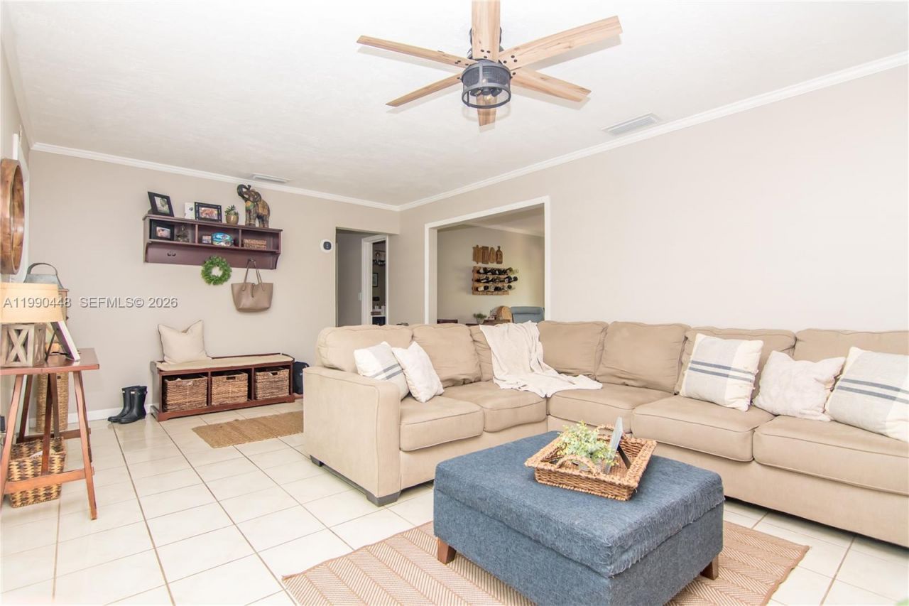 11810 SW 121st Ave , Miami, FL 33186 Photo