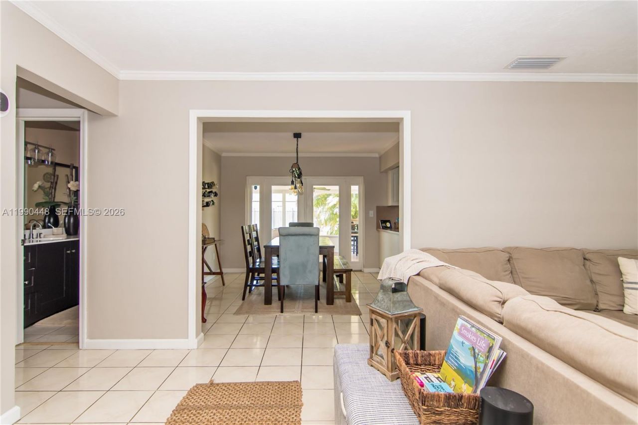 11810 SW 121st Ave , Miami, FL 33186 Photo