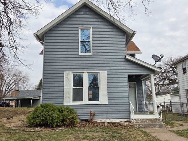 916 E 14th Street , Davenport, IA 52803