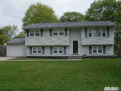 147 Coates Avenue N, Holbrook, NY 11741 Main Photo