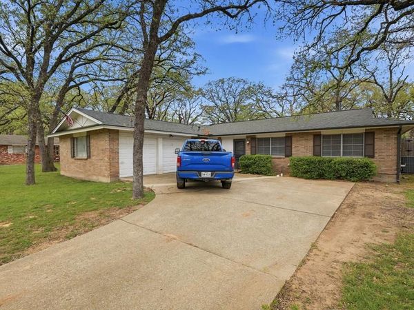 3005 Friendswood Drive, Arlington, TX 76013