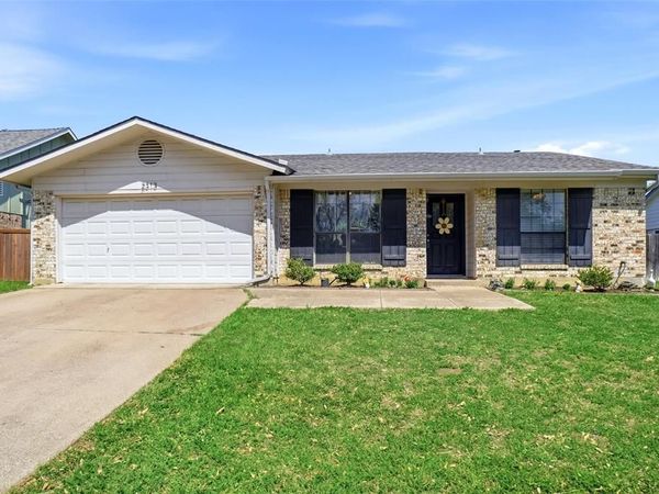 2313 Hollybush Lane, Bedford, TX 76021