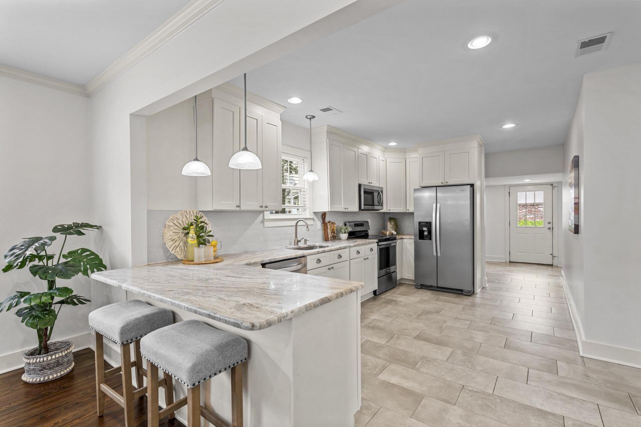 911 Ashley Avenue Photo 11