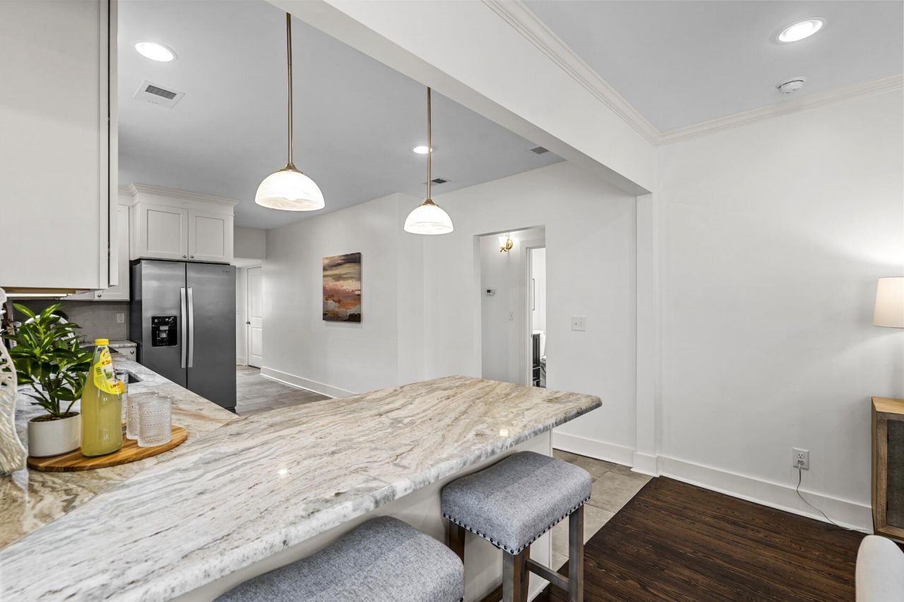 911 Ashley Avenue Photo 12