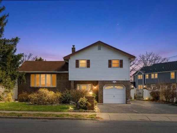 131 Walnut Ave, Clark, NJ 07066