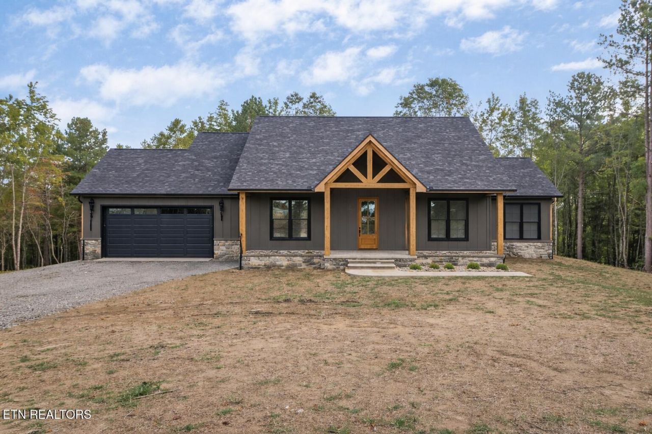 844 Steeplechase Drive, Jamestown, TN 38556 Main Photo