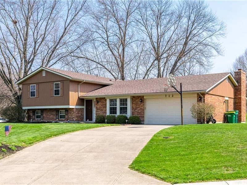 712 Tealwood Drive, Beavercreek, OH 45430 Photo 2