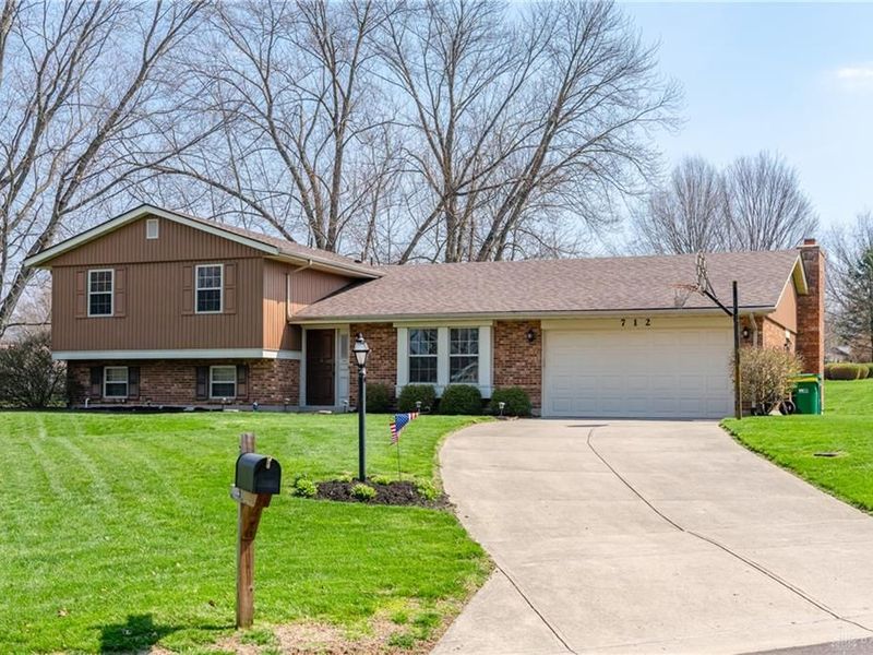 712 Tealwood Drive, Beavercreek, OH 45430 Photo 3