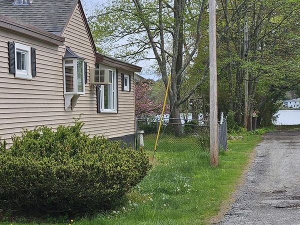 2 Hedgeway St, Unit 1, Ayer, MA 01432