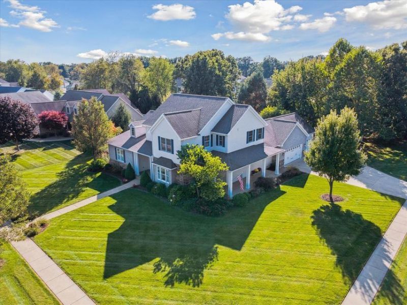 5189 Queen Victoria Lane, Kalamazoo, MI 49009 Main Photo