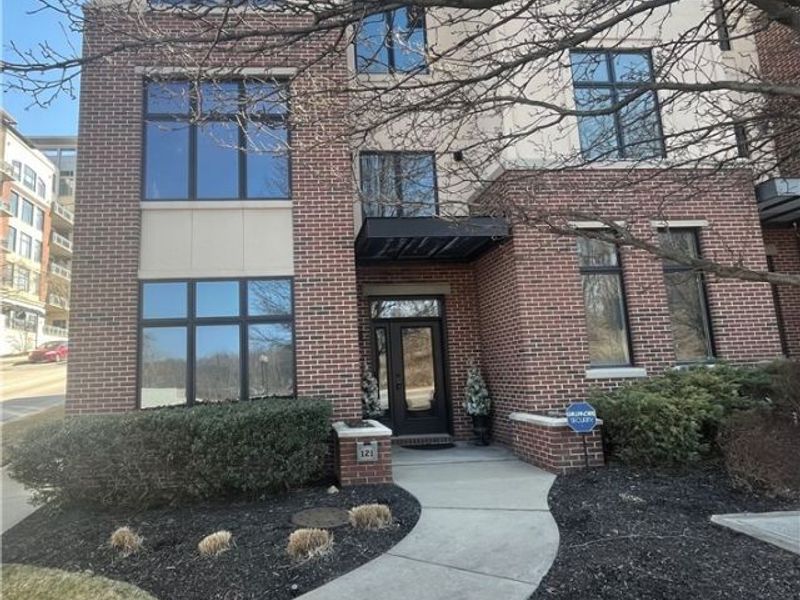 121 N Howard Street, Akron, OH 44308 Photo 3