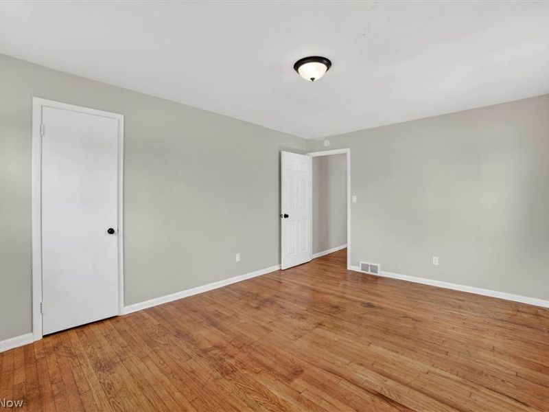 1851 Beverly Hills Drive, Euclid, OH 44117 Photo 11