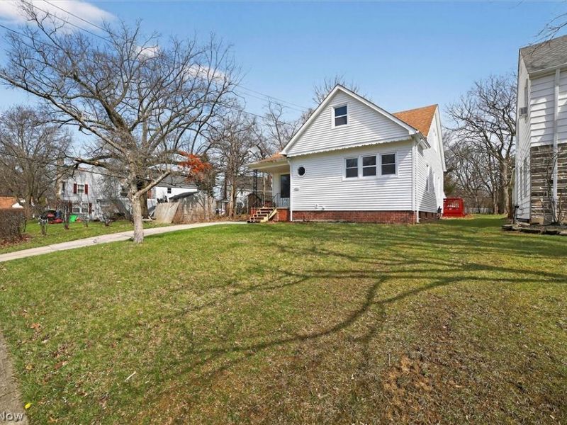 1851 Beverly Hills Drive, Euclid, OH 44117 Photo 2