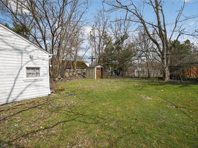 1851 Beverly Hills Drive, Euclid, OH 44117 Photo 28