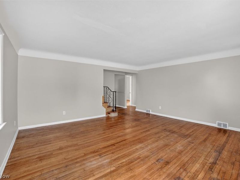 1851 Beverly Hills Drive, Euclid, OH 44117 Photo 4