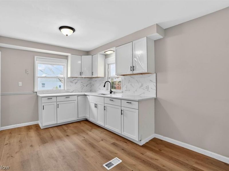 1851 Beverly Hills Drive, Euclid, OH 44117 Photo 5