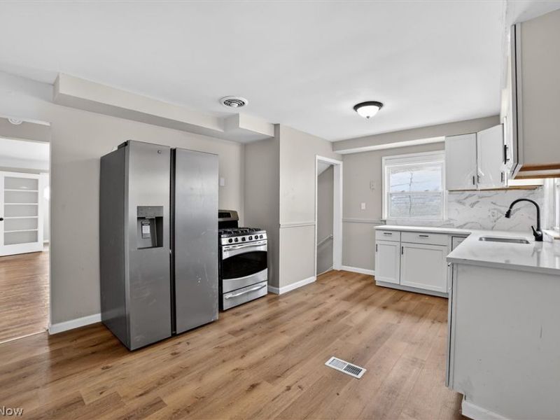 1851 Beverly Hills Drive, Euclid, OH 44117 Photo 7