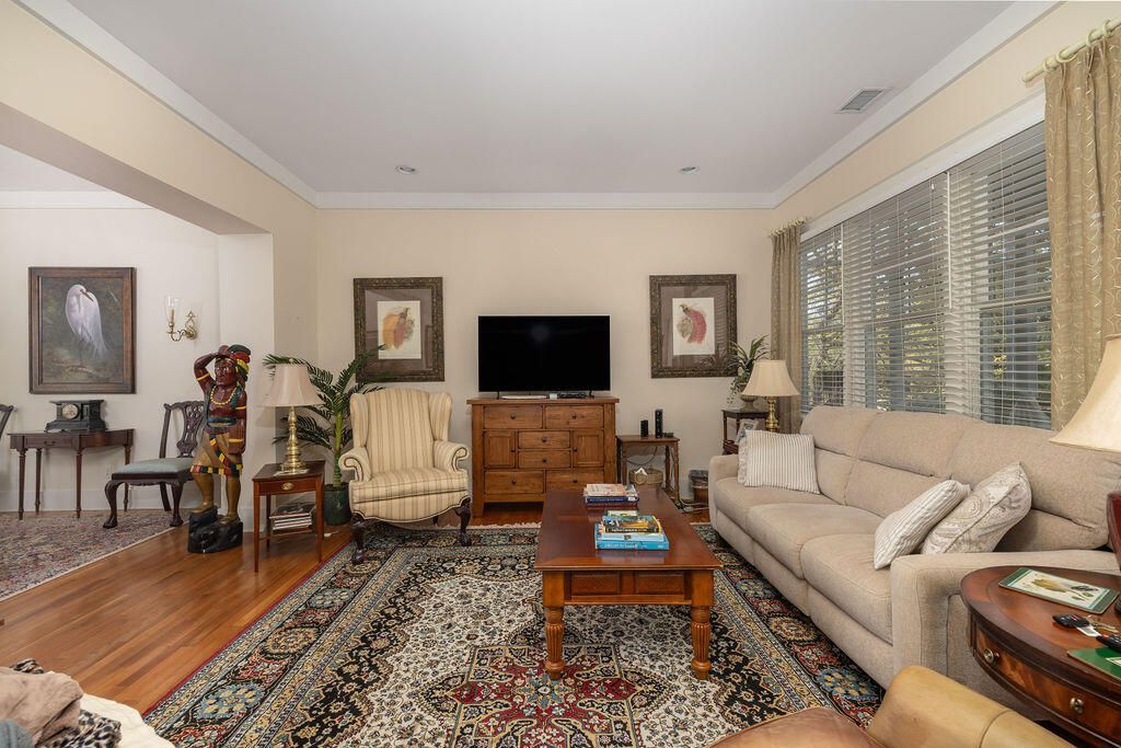 142 Wappoo Creek Drive Photo 17