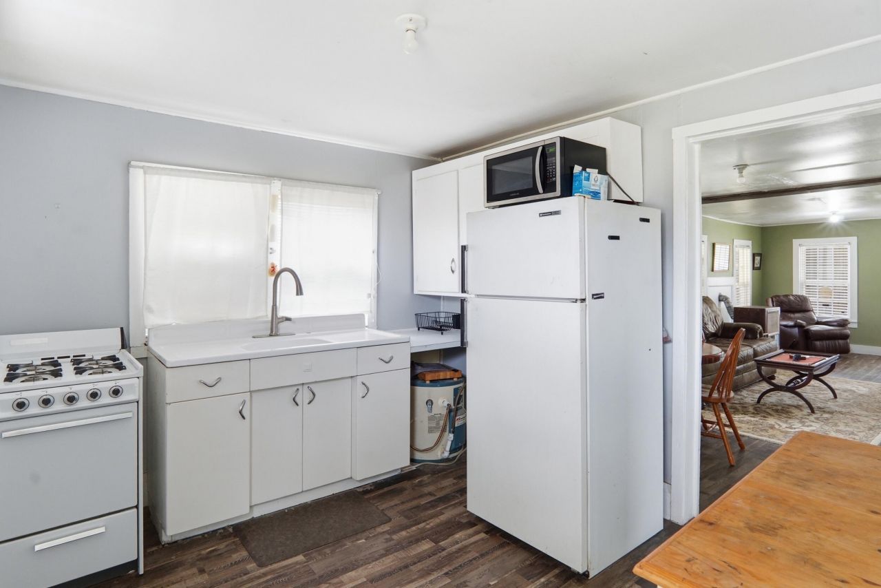 1505 7 Mile Road Photo 13